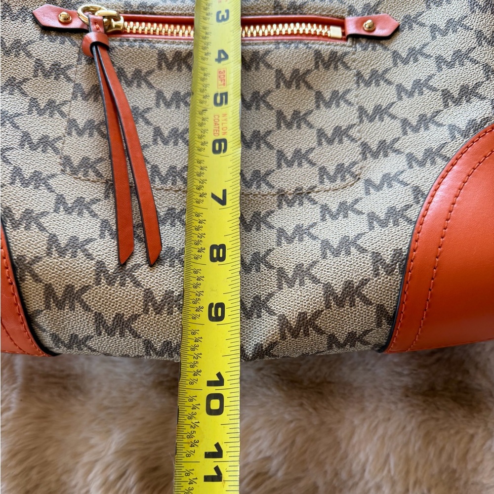 Michael Kors Beige and Orange Shoulder Bag - Picture 7 of 12
